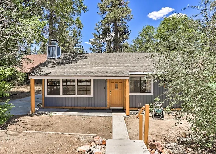 Big Bear Cabin With Deck And Hot Tub, Near Resorts!