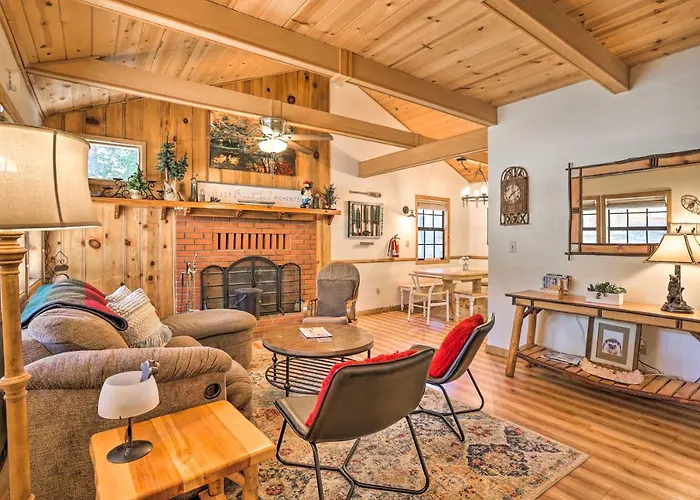 Big Bear Cabin With Deck And Hot Tub, Near Resorts!