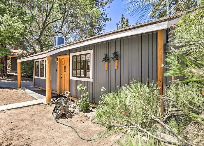 Big Bear Cabin With Deck And Hot Tub, Near Resorts!