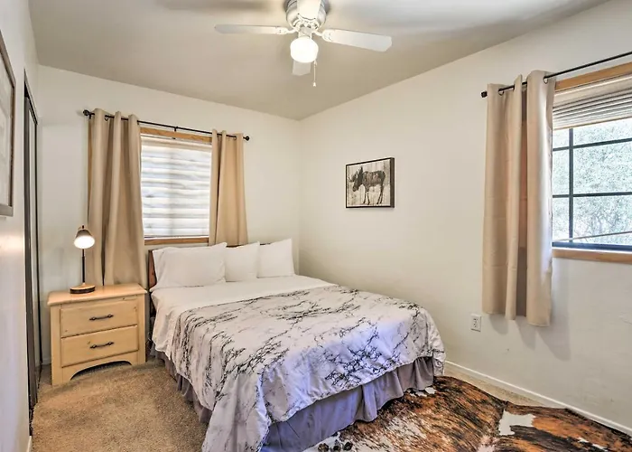 Big Bear Cabin With Deck And Hot Tub, Near Resorts!