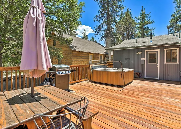 Big Bear Cabin With Deck And Hot Tub, Near Resorts!