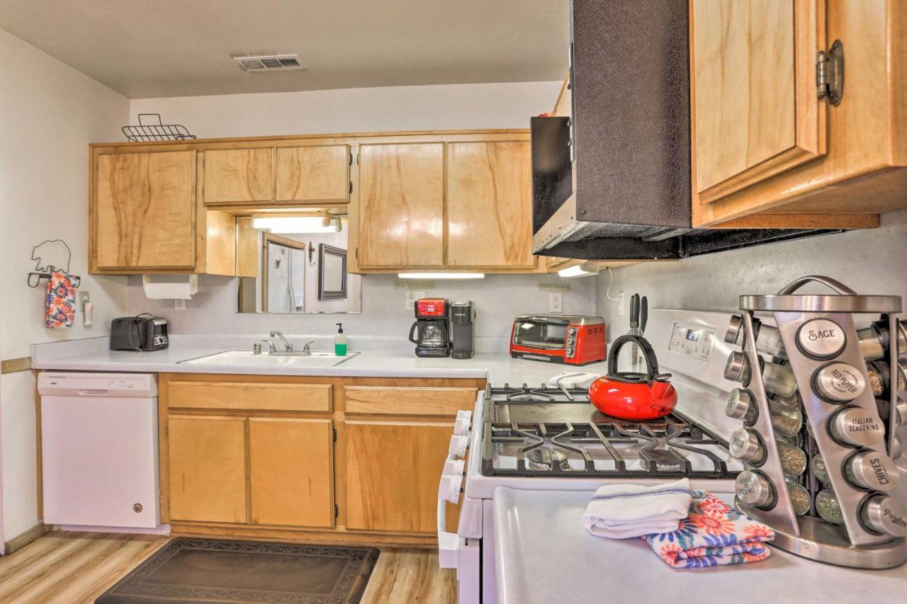 Hébergement de vacances Big Bear Cabin With Deck And Hot Tub, Near Resorts! Lac Big Bear