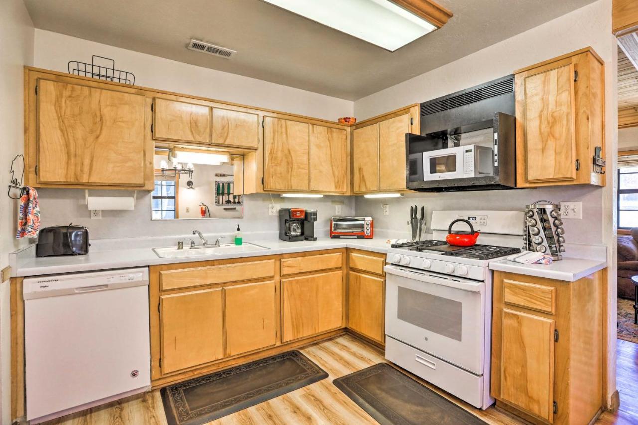 Big Bear Cabin With Deck And Hot Tub, Near Resorts! *